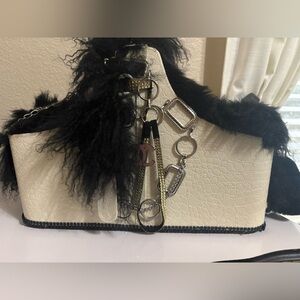 Elegant Black and White Key Holder